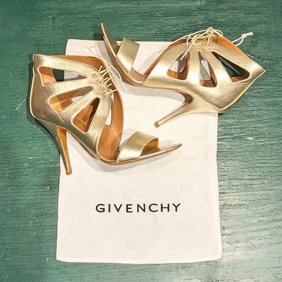 Authentic Givenchy Leather Heels NEW w/Box & Dust Bag Women's Shoes Size 9.5 - Picture 2 of 9